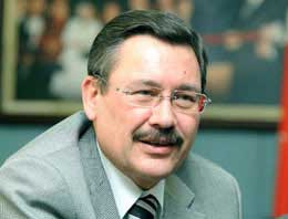 Melih Gökçek'in ağzı kulaklarında