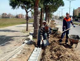 Burhaniye'de yollar bakıma alındı