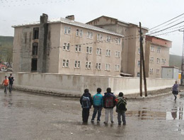 Ağrı'da 19 yıllık hastane inşaatı utancı