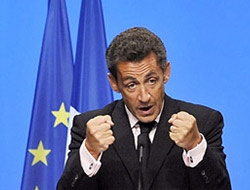 Sarkozy'i küplere bindiren tatil